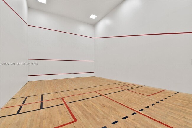 Building Photo - 1010 Brickell Ave