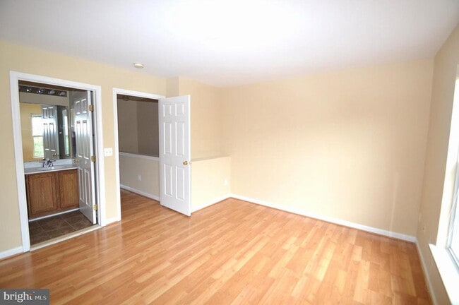 Building Photo - 21081 Pickerelweed Terrace