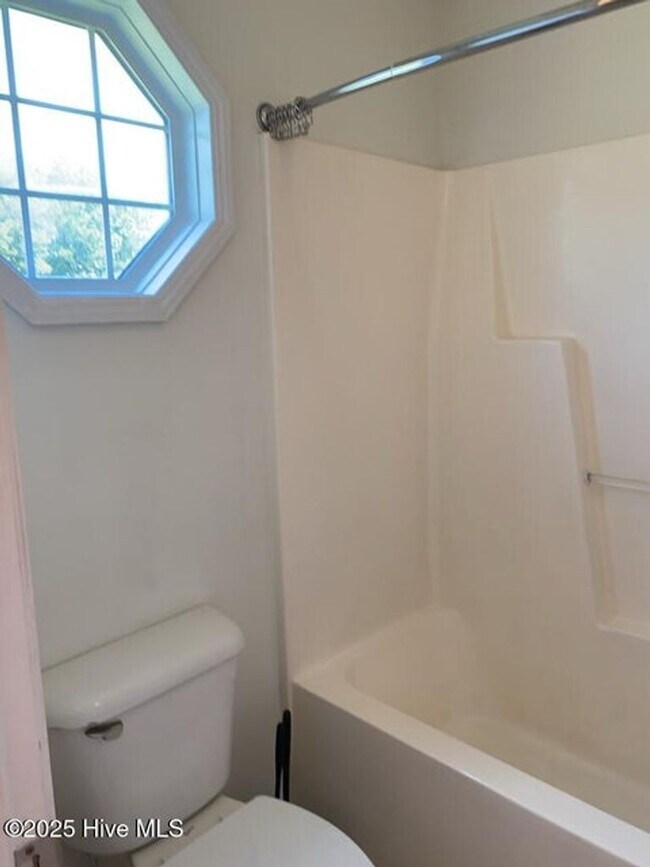 Building Photo - 206 Red Carnation Dr