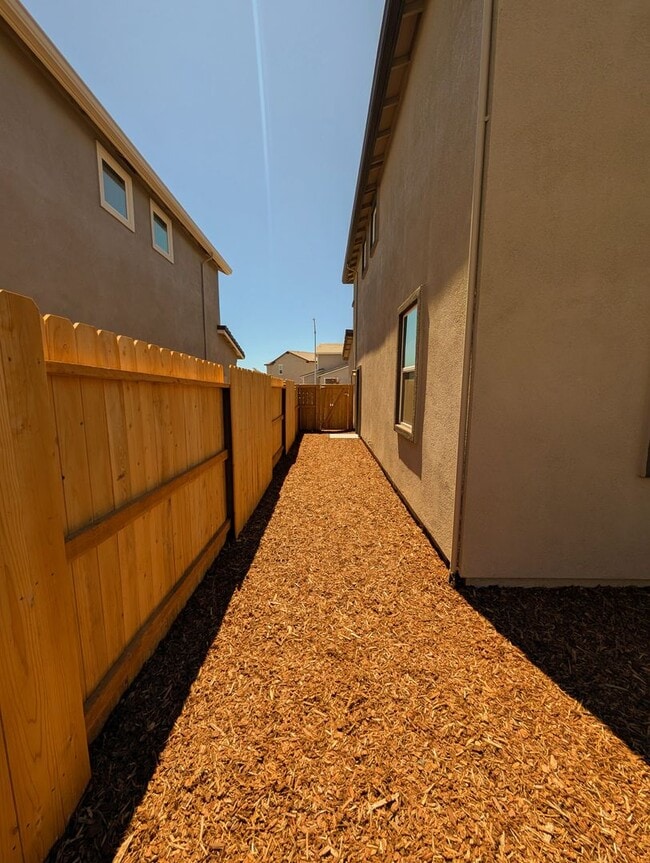 Building Photo - Beautiful Brand New Construction / Single ...