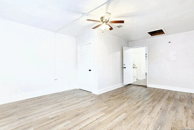 Building Photo - Single Story 3-Bedroom Home