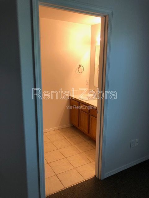 Building Photo - 3268 SW Metolius Pl