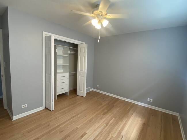 Building Photo - 426 Berteau Ave