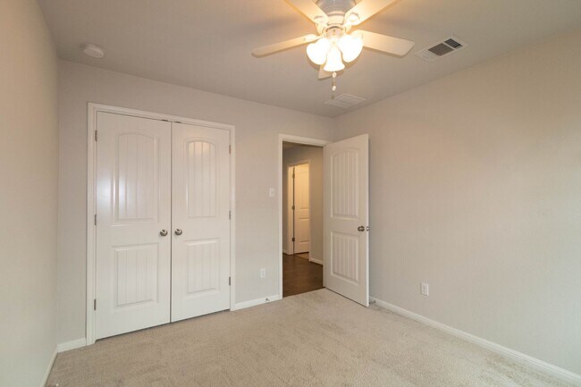 Building Photo - 310 Hyltin St