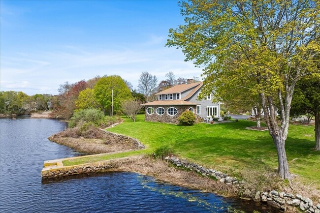 Primary Photo - 28 Palmer Neck Rd