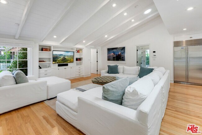 Building Photo - 797 Amalfi Dr