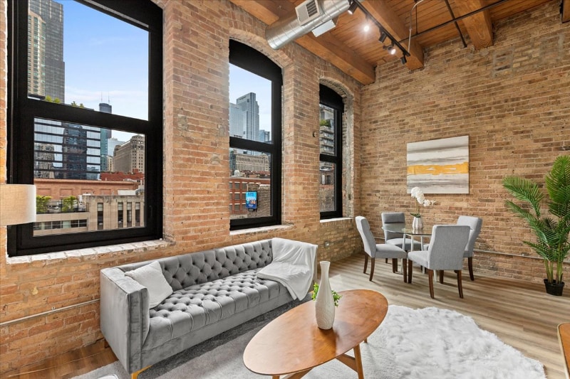 Building Photo - 170 W Ohio St