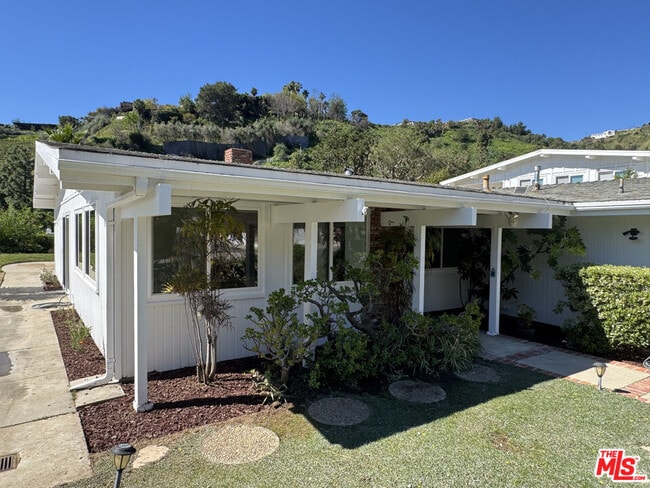 Building Photo - 1271 El Hito Cir