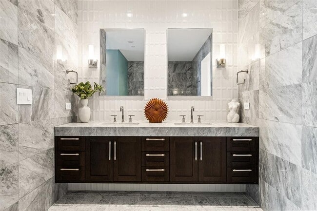 Building Photo - 3015 S Ysabella Ave