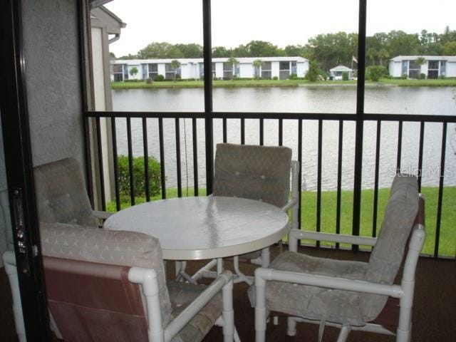 Building Photo - 250 Woodlake Wynde