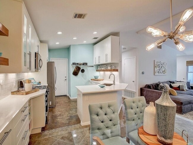 Building Photo - 12909 Modena Trail