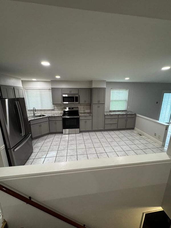 Building Photo - 5655 Dantonaire Pl