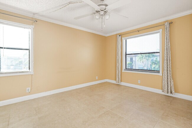 Building Photo - 7091 Golf Colony Ct