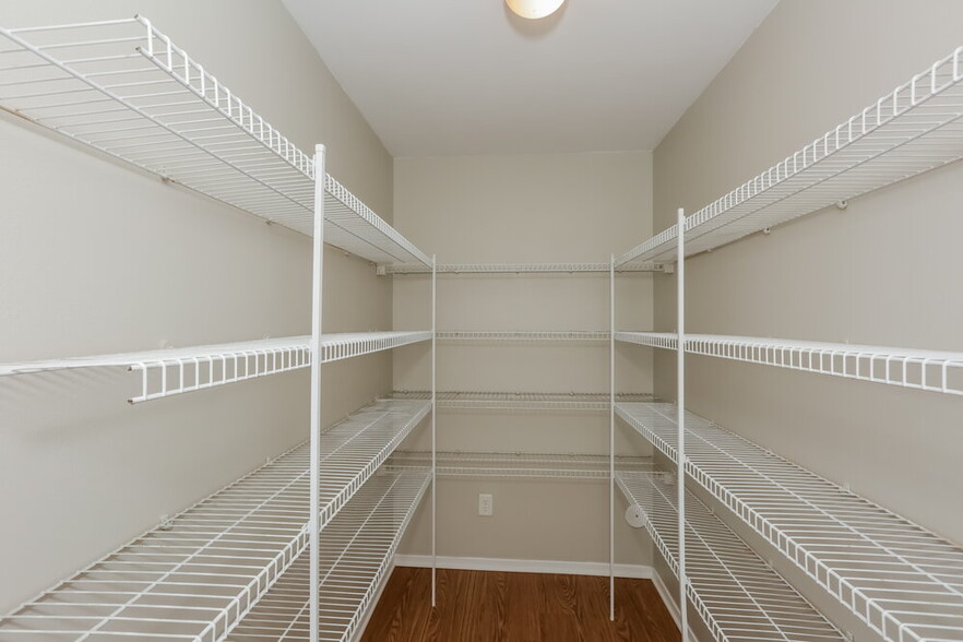 Building Photo - 1553 Cold Creek Pl