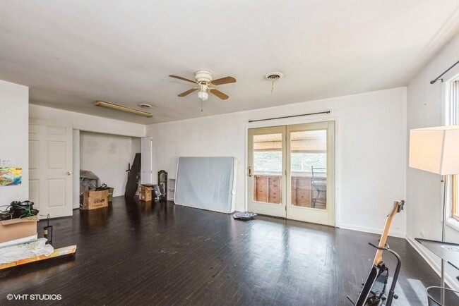 Building Photo - 544 N Hainesville Rd