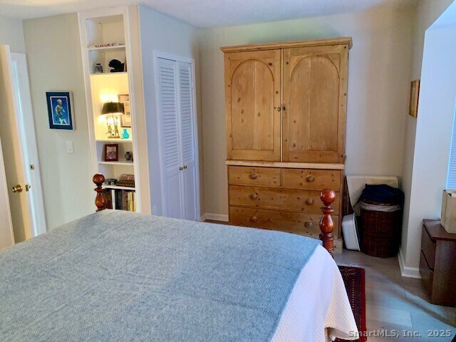 Building Photo - 350 Grovers Ave