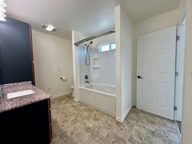 Building Photo - Fresh & Spacious 4 Bed / 2 Bath Home on Oversized Lot – McKinleyville - $2650