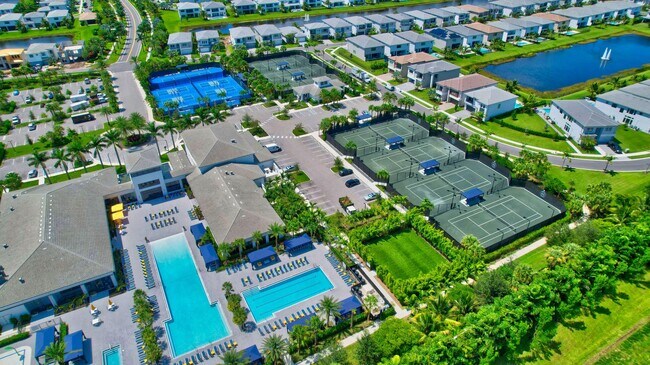 Building Photo - 17222 Blue Bayou Dr