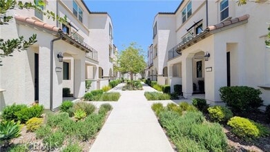 Building Photo - 231 Babson Ct