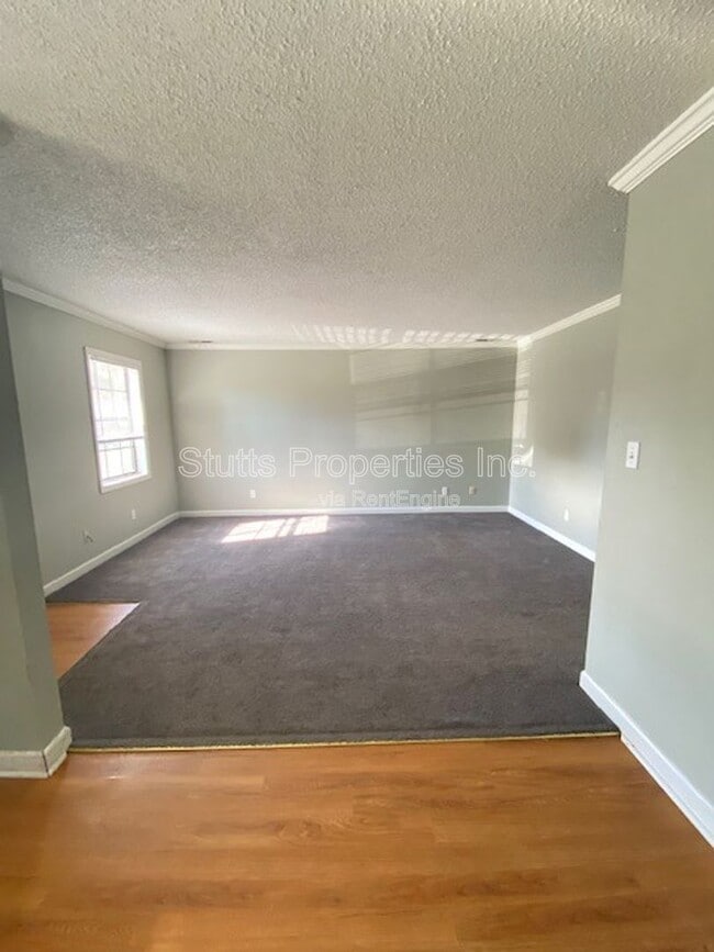 Building Photo - 541 Dulin St