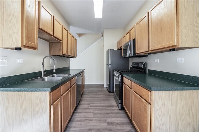 Building Photo - 2306 Reflections Dr