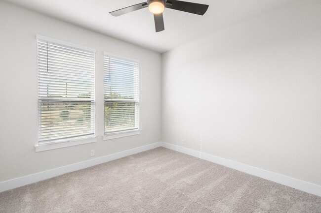 Building Photo - 13616 Giovannis Gdn