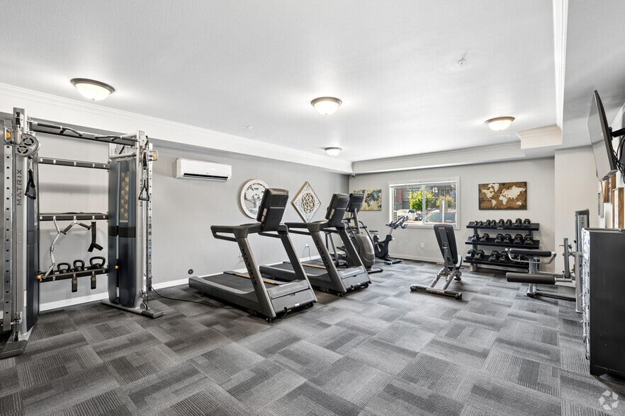 Fitness Center - Remington Place Apartments