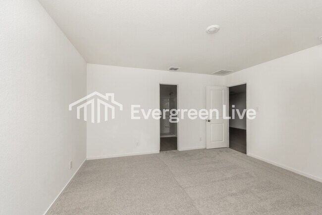 Building Photo - 1211 Falcon Hts Dr