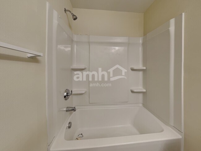 Building Photo - 133 Mount Olivet Dr