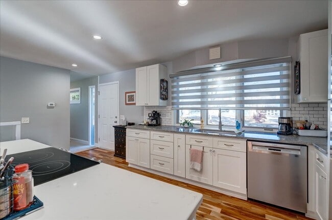 Building Photo - 5601 Russett Rd