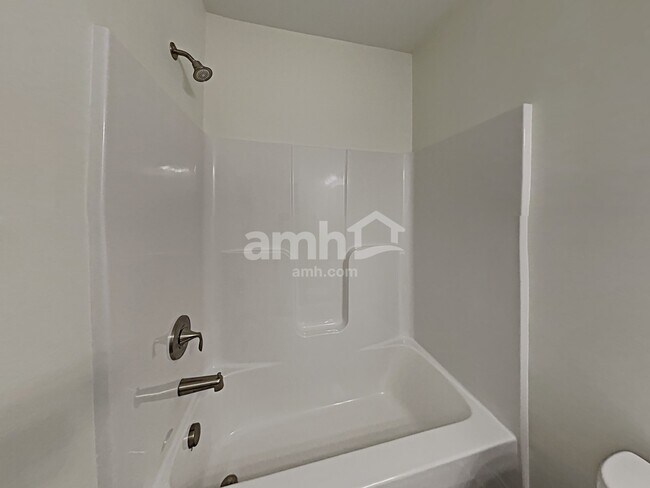 Building Photo - 2135 Laurel Vlg Cir