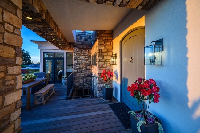 Building Photo - 334 La Amatista Rd