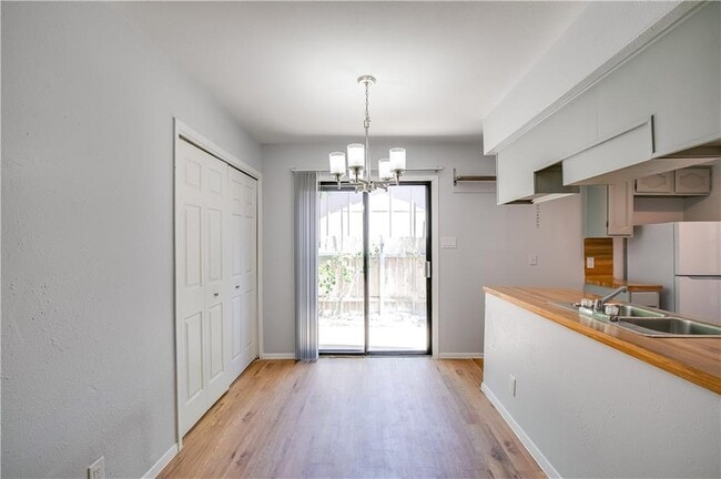 Building Photo - 12407 Tree Line Dr