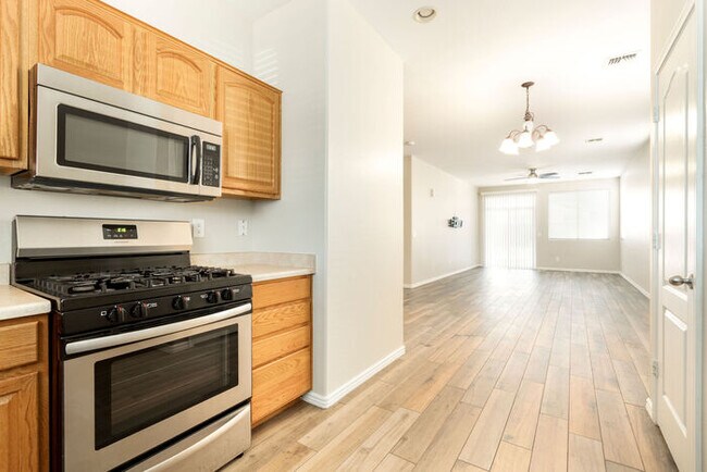 Building Photo - 3 bedroom Home!!