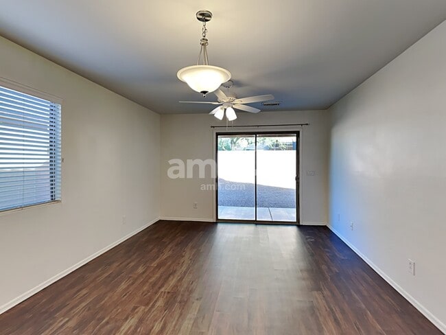 Building Photo - 6939 S Creek Run Ave