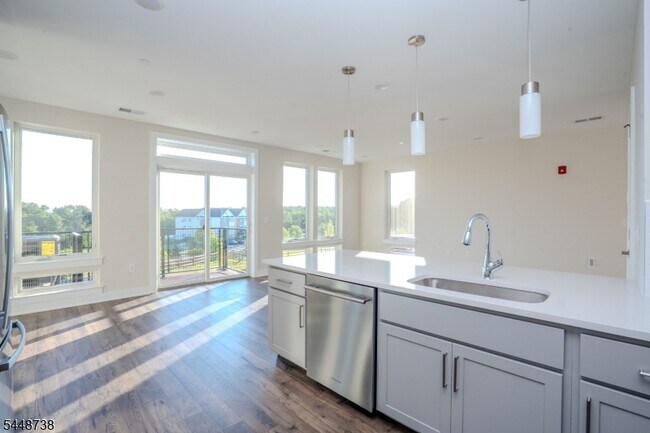 Building Photo - 112 Village Dr