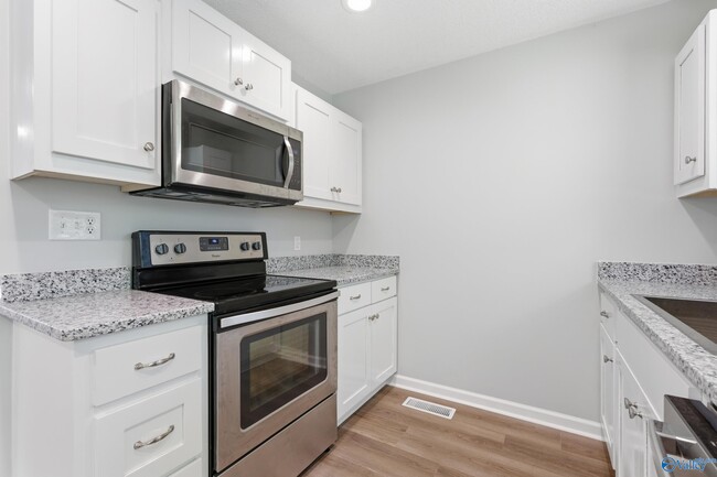 Building Photo - 1504 Faye St SW