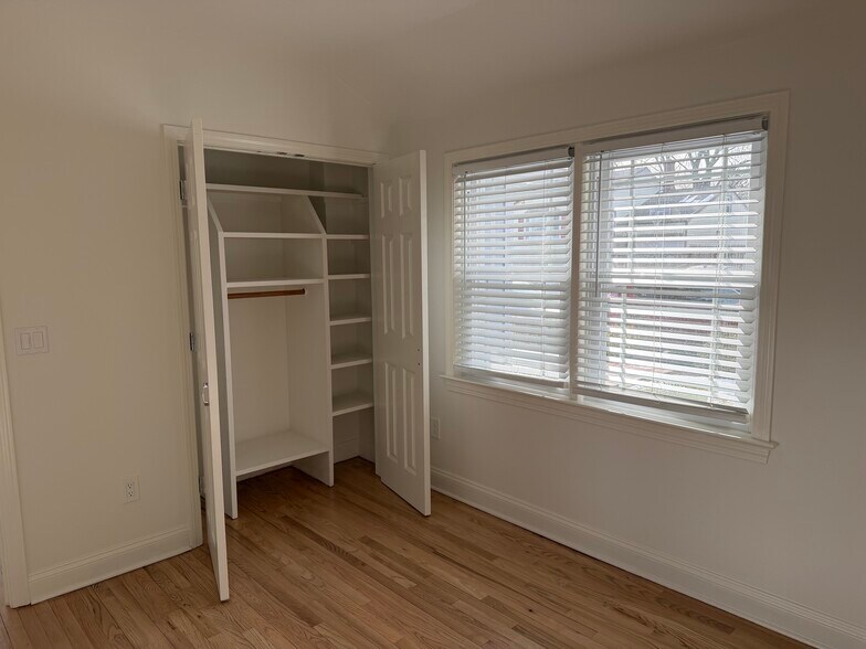 Building Photo - 53 Morris St