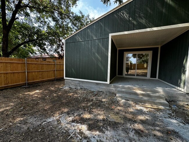 Building Photo - 1712 Brake Dr