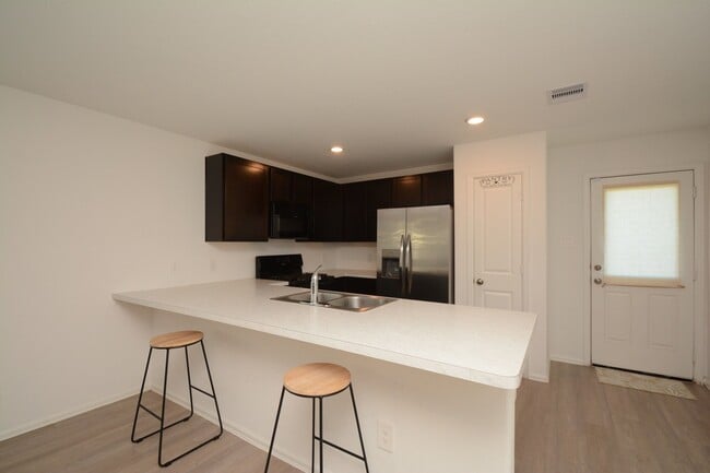 Building Photo - 379 Jewett Meadow Dr