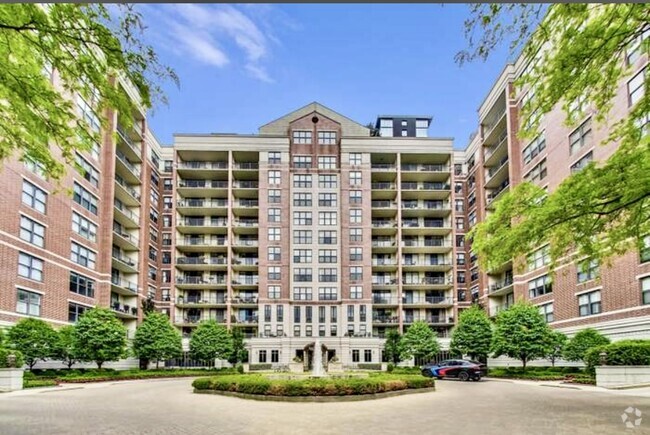 Building Photo - 55 W Delaware Pl