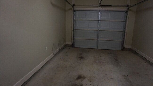 Building Photo - 3406FBarack