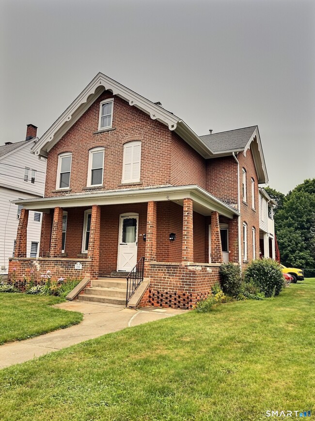Building Photo - 290 Wakelee Ave