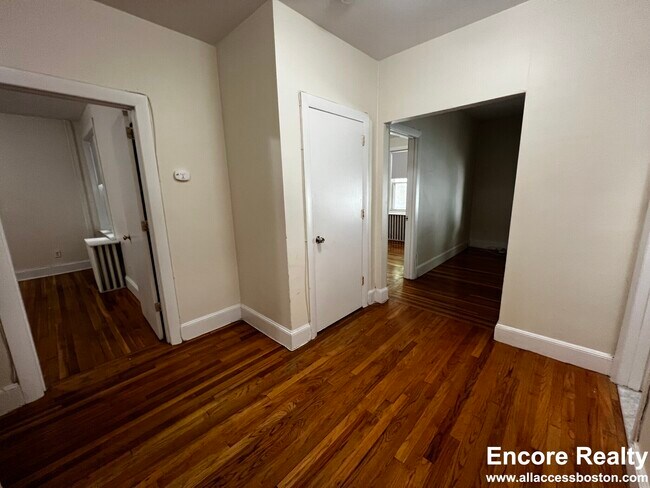 Building Photo - 33 Lancaster Terrace