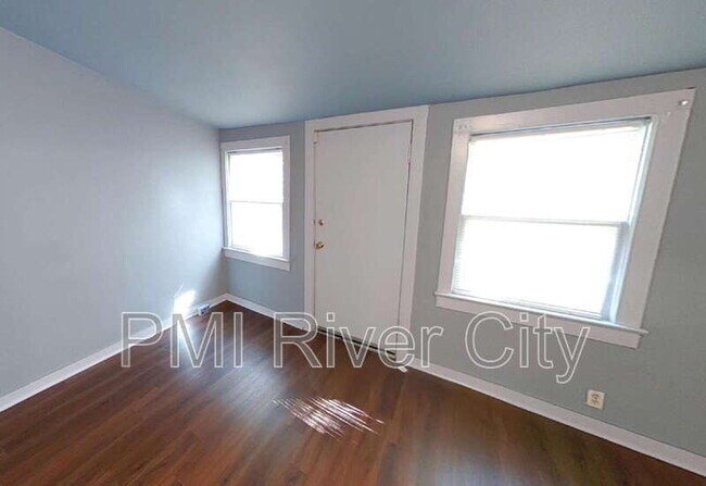 Building Photo - 453 Arlington Rd N