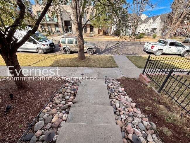 Building Photo - 268 S Garfield St