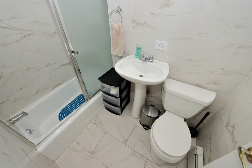 Building Photo - 468W W 47th St