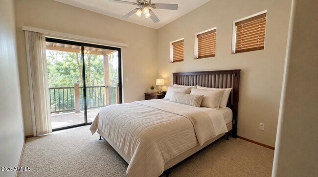 Building Photo - 805 N Grapevine Cir