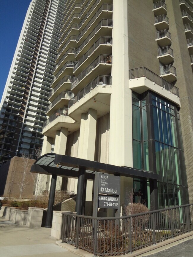 Primary Photo - 6007 N Sheridan Rd