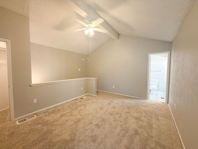 Building Photo - Two story townhouse style unit! Bedroom on second floor